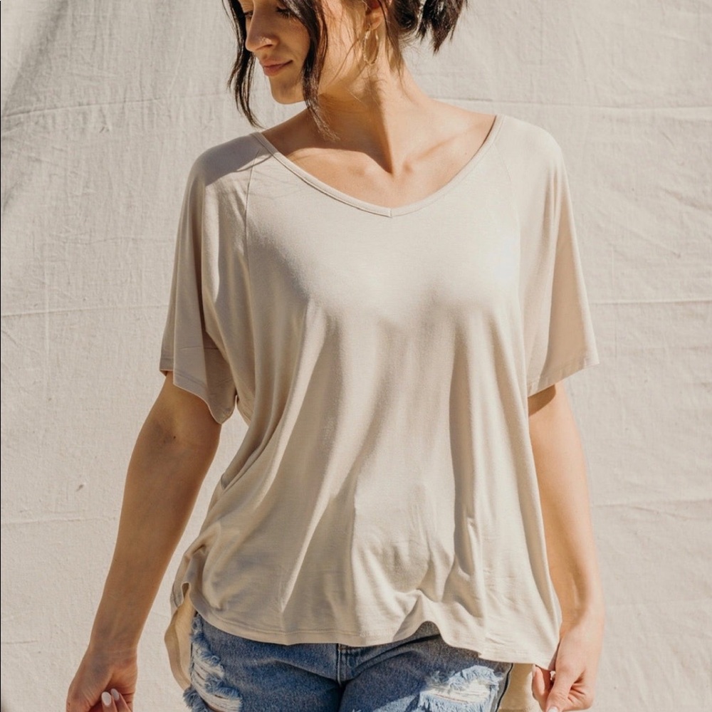 Beige Basic Top / size medium - Picture 2 of 5